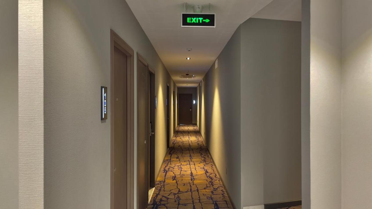 Eleven Inn Tbilisi Exterior photo