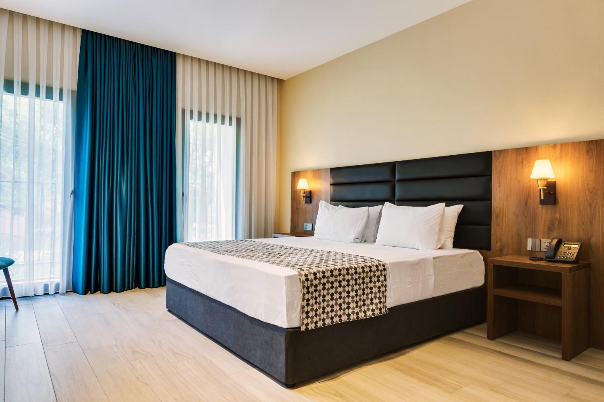 Eleven Inn Tbilisi Exterior photo